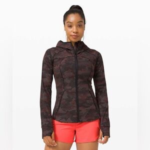 🆕✨ Lululemon Mist Over Windbreaker Reflective SeaWheeze - Camo Orange Multi